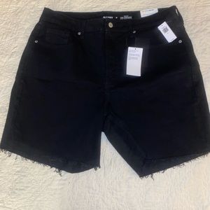 NWT Old Navy High Rise OG Straight 7” Inseam Black Shorts Size 16